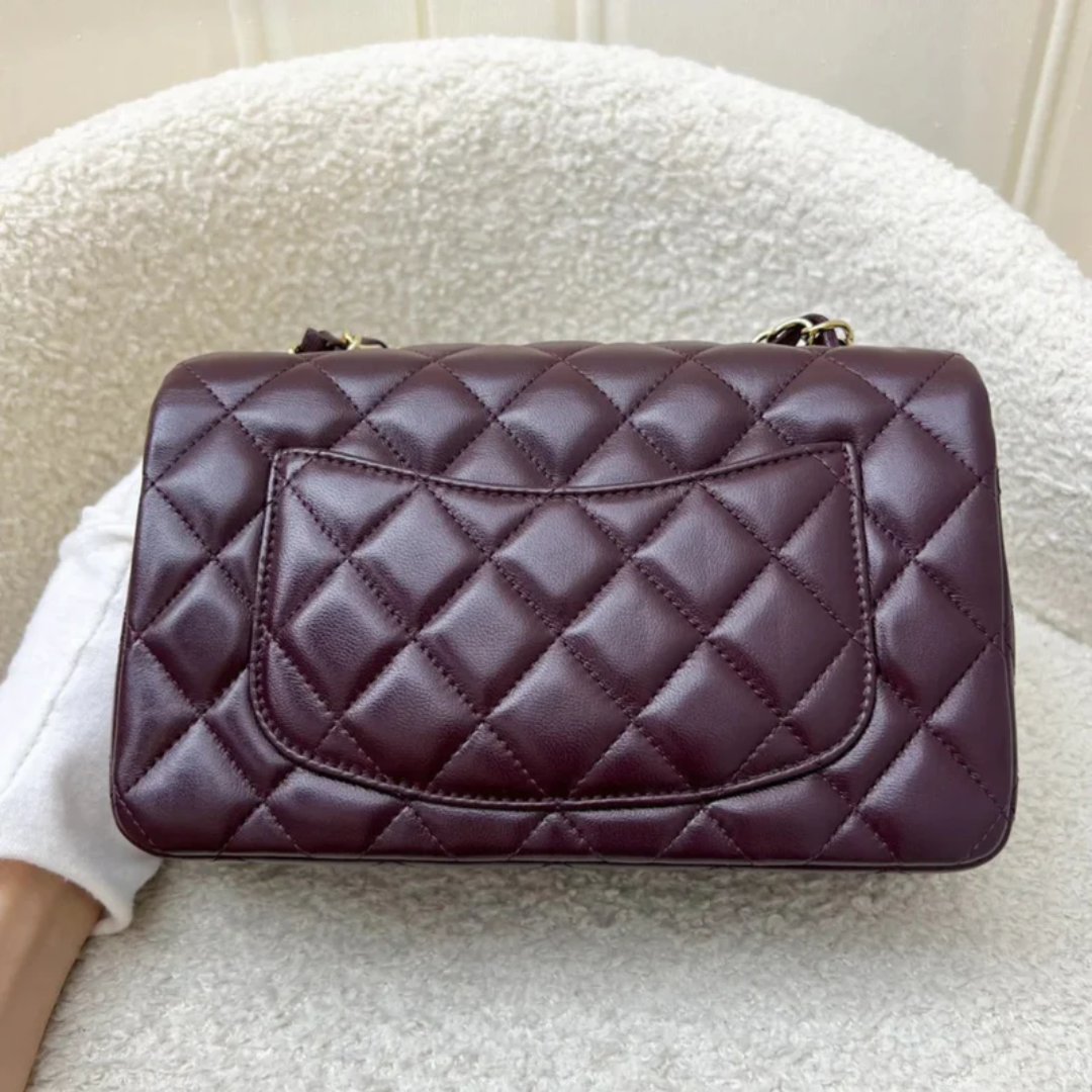Bolso Mini Single Flap – Chanel 26