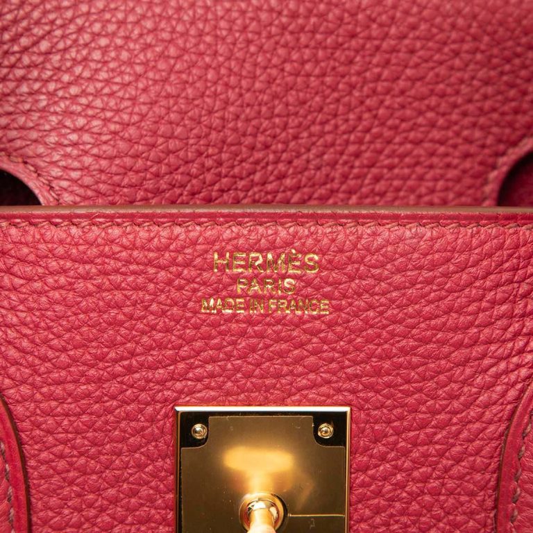 Bolso Hermès Birkin 30 con herrajes dorados en rojo 06