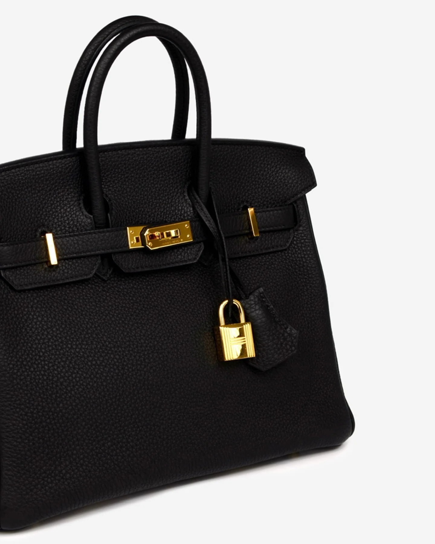 Bolso Hermès Birkin 25 con herrajes dorados en negro 04