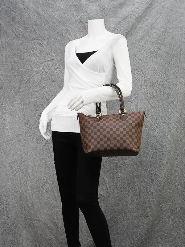 Bolso Classic Louis Vuitton Saleya – Edición PM 08